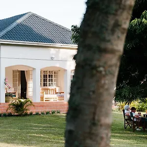 https://the-guinea-fowl.about-kampalahotels.com